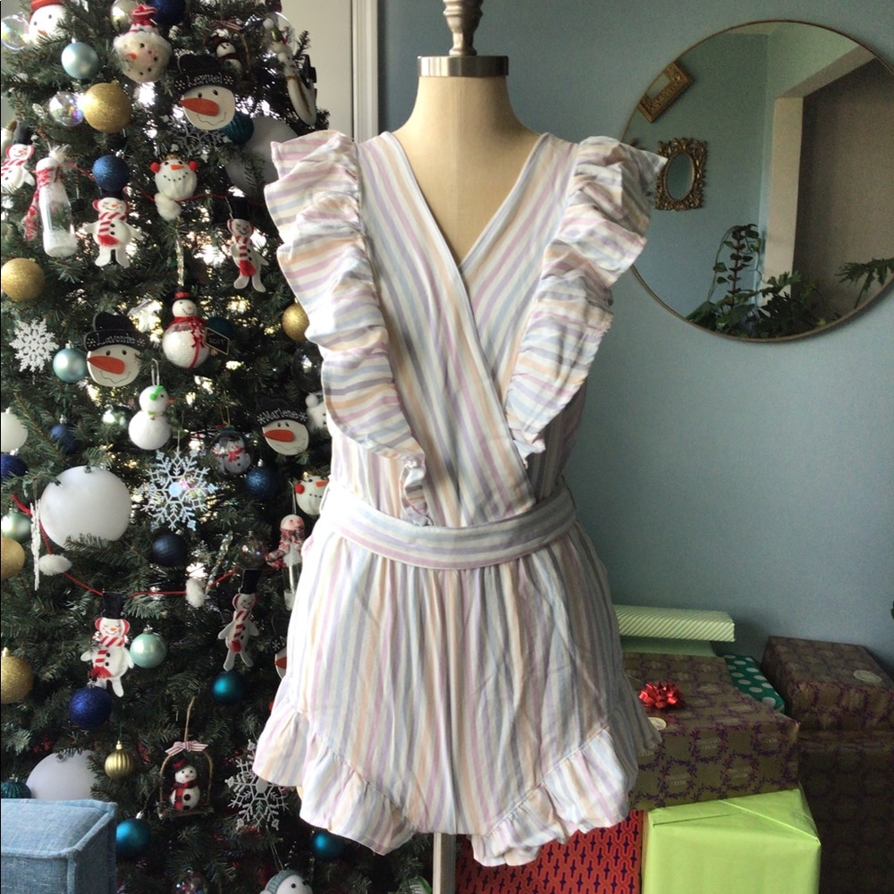 NWT Super Cute Ruffle Romper - Picture 3 of 5